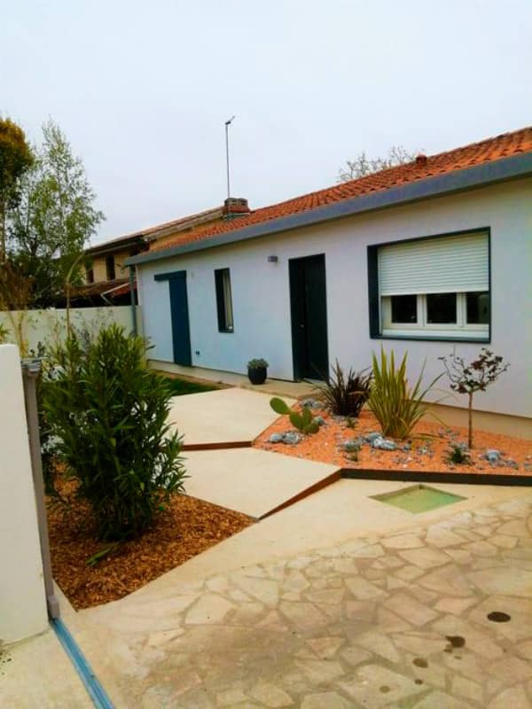 réalisation du jardin d’entrée d’une maison à Cenon